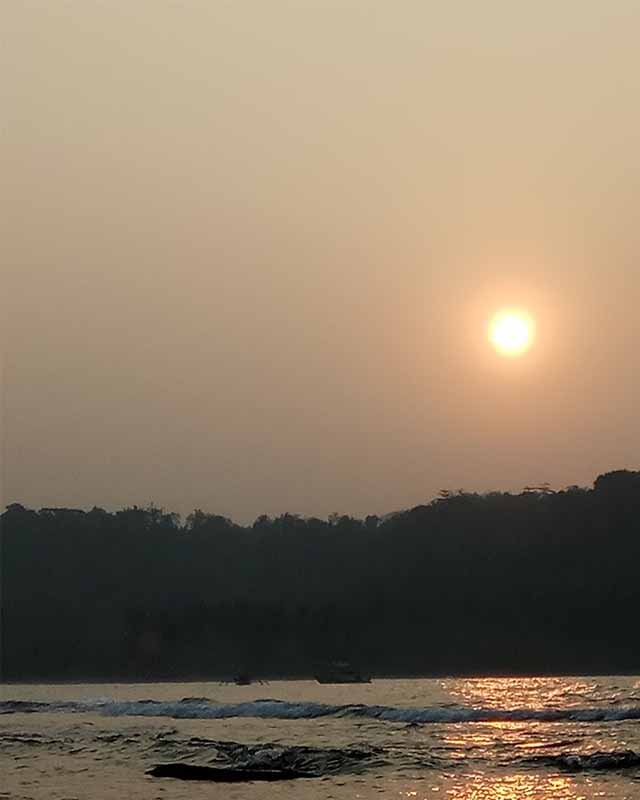 Langit Pagi Pantai Karang Beureum