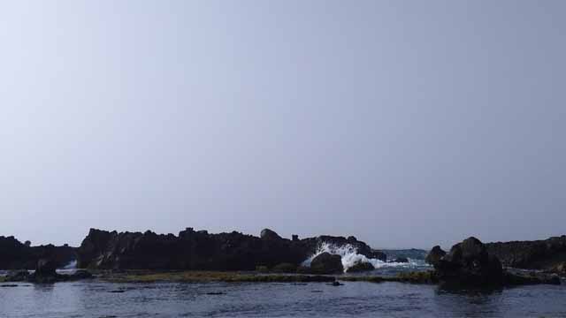 Pemandangan Pantai Karang Beureum