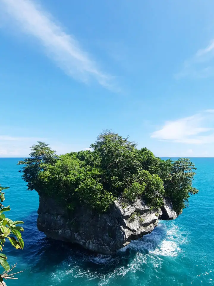 Pantai Karang Bokor Sawarna